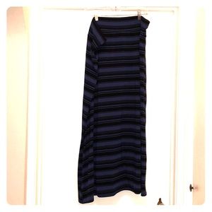 Black and blue maxi skirt